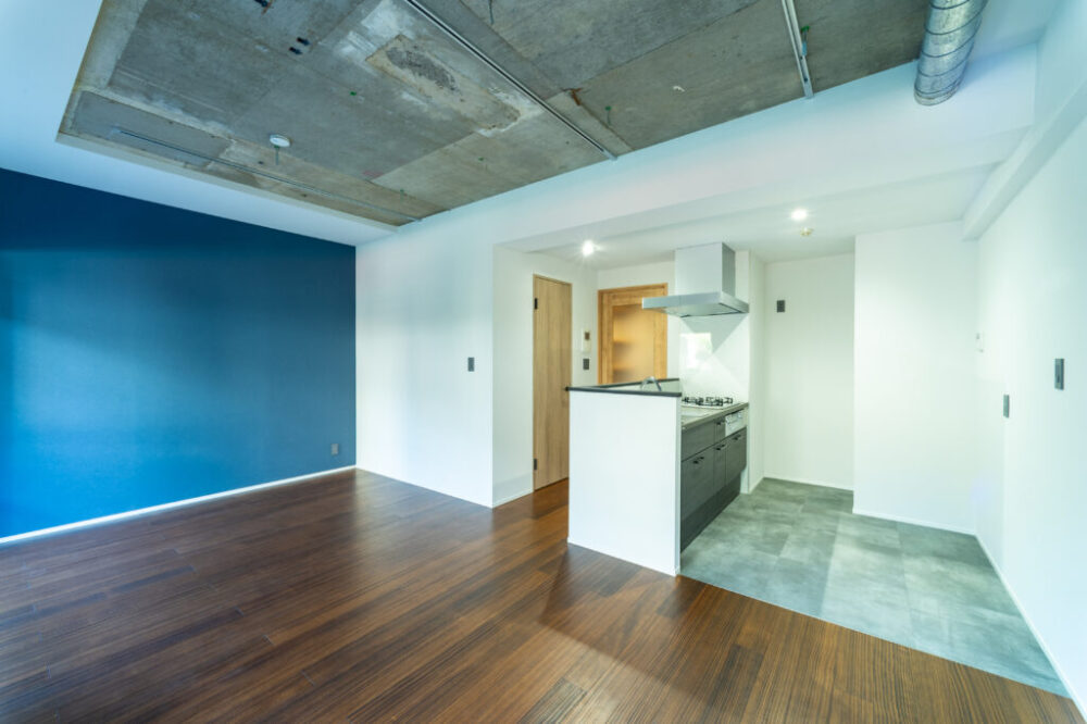 20. 男心くすぐる 木目+モノトーン系リノベーション